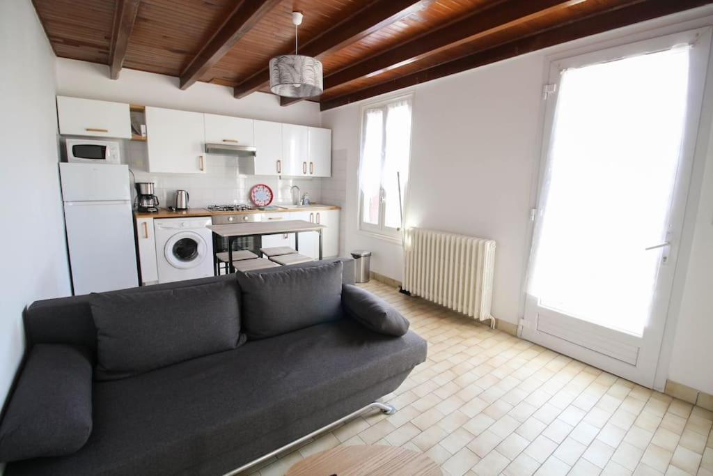 Joli T2 Renove / Wifi / Grand Parking Prive Apartment La Couronne  Exterior photo