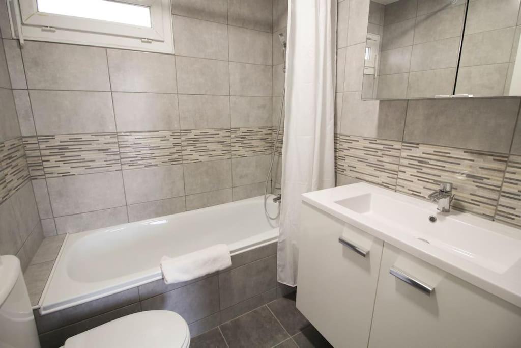 Joli T2 Renove / Wifi / Grand Parking Prive Apartment La Couronne  Exterior photo